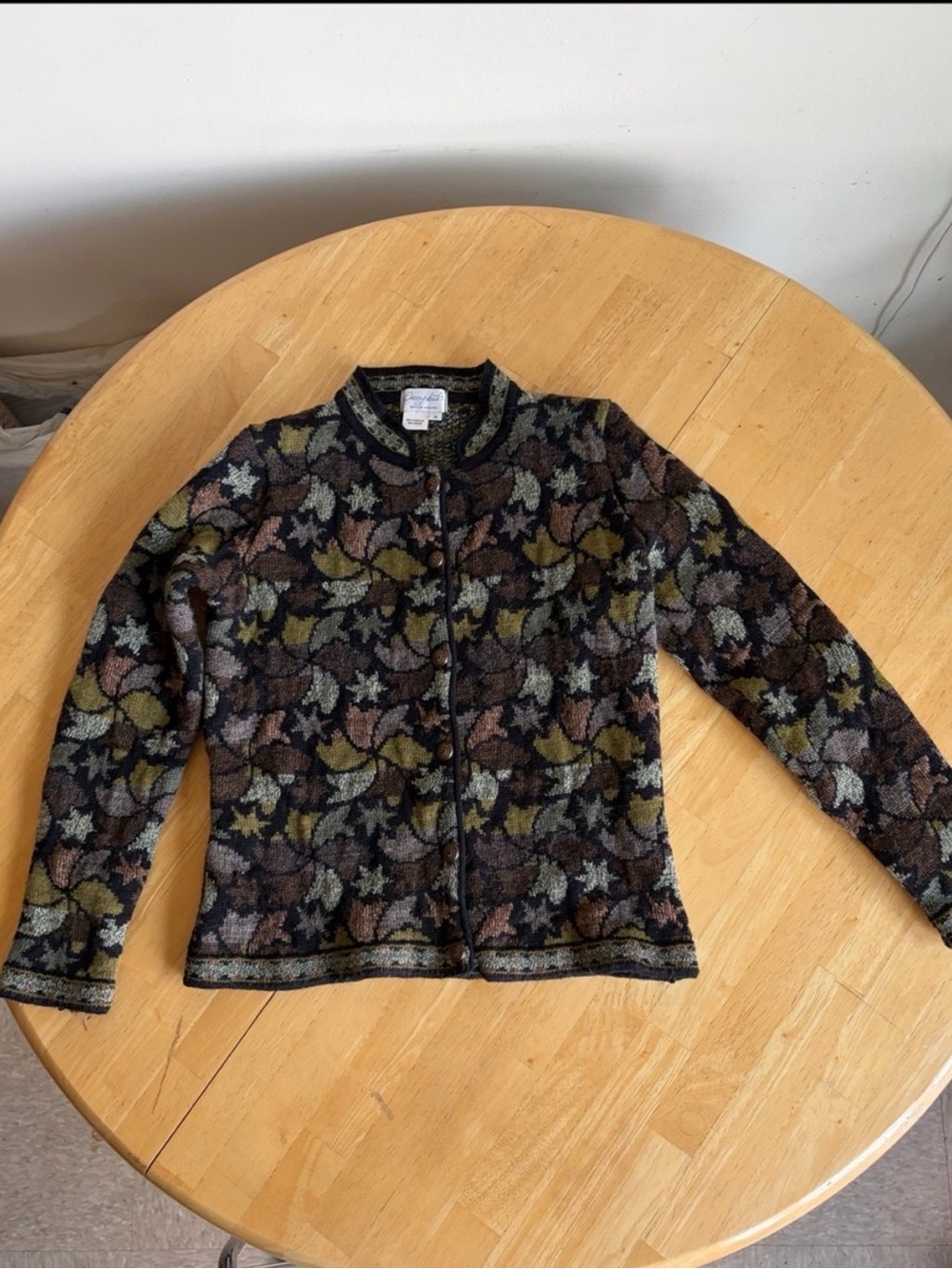 Cherry Lewis Intarsia pinwheel stars  Knit Button-Front Jacket - Olive Multi S - Picture 4 of 9